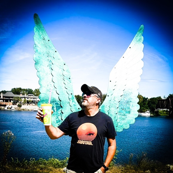 Profile Picture of Adam Ellis (@adamellis76) on Poshmark