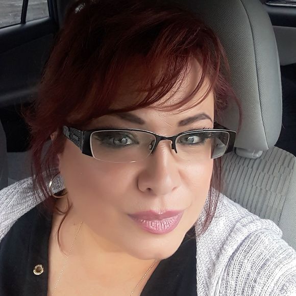 Profile Picture of Tanya Arruda (@funbetl) on Poshmark