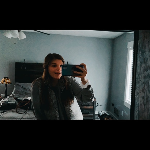 Profile Picture of Tori Higgins (@sunshine0428375) on Poshmark