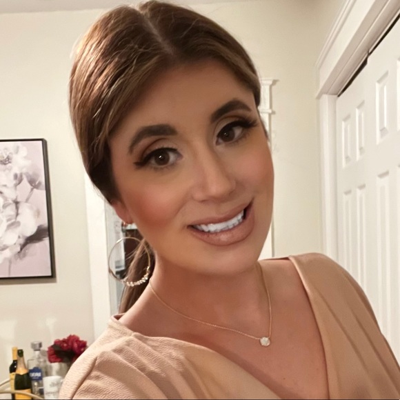 Profile Picture of Carly Goodrich (@carlygoodrich) on Poshmark