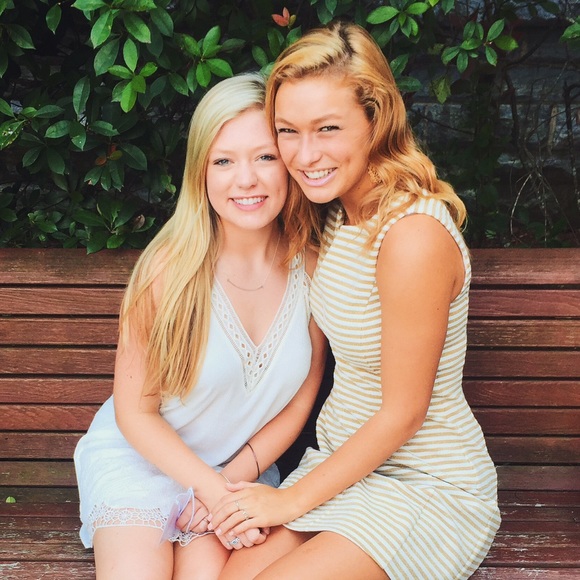 Profile Picture of Colleen Blaine (@colleenblaine) on Poshmark