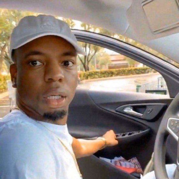 Profile Picture of Brandon Lopez (@brandonlopez975) on Poshmark