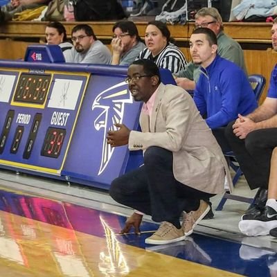 Profile Picture of R. Shannon (@RShannon_12) on Twitter