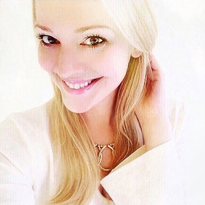 Profile Picture of Liesl Ehardt (@SensibleStyle) on Twitter