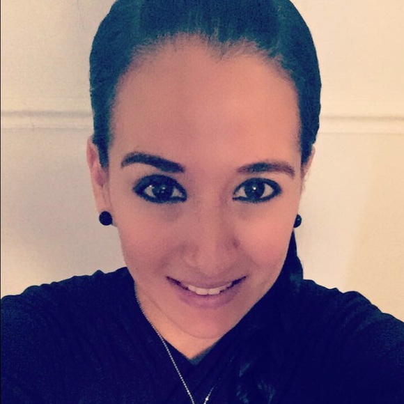 Profile Picture of Dora Ramos (@dora86ramos) on Poshmark