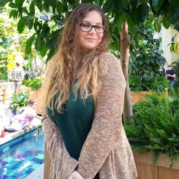 Profile Picture of Skylar Bocock (@smbocock14) on Poshmark