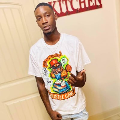 Profile Picture of Jonta Upshaw (@Malone__Dick) on Twitter