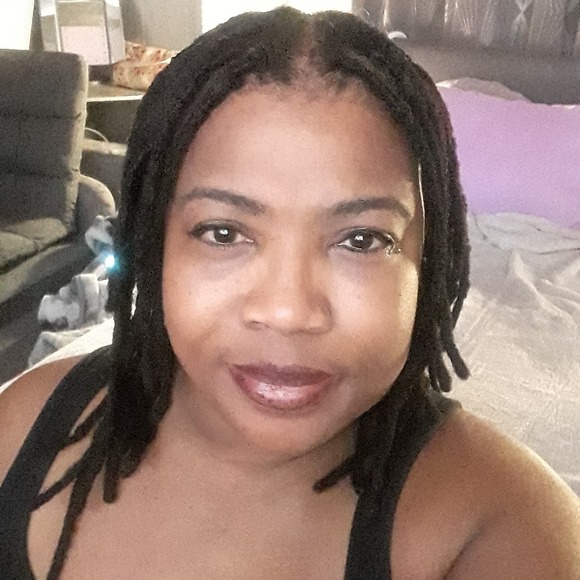 Profile Picture of Telina Crawford (@telinacrawford) on Poshmark