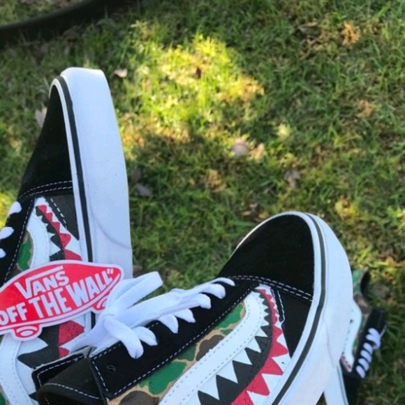 Profile Picture of Adriana Palos (@adriana_palos) on Poshmark