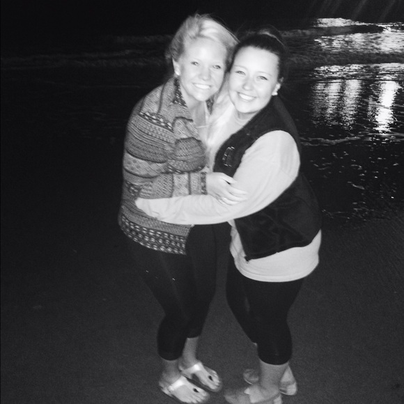 Bailee Twedell - Poshmark Profile Picture of Bailee Twedell (@baileeisastarr) on Poshmark