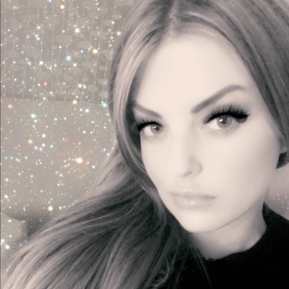 Profile Picture of Darcy Mcgraw (@dmcgraw12) on Poshmark