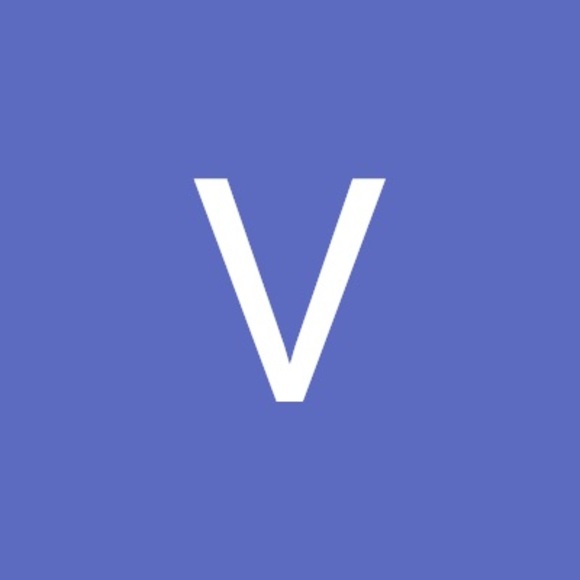 Profile Picture of Victoria Huffmyer (@victoriahuffmye) on Poshmark