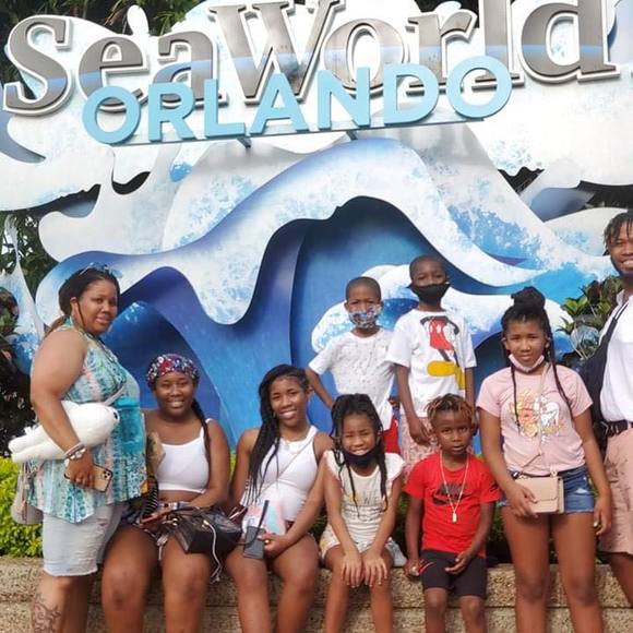 Profile Picture of Harriet Haley (@hhaley30) on Poshmark