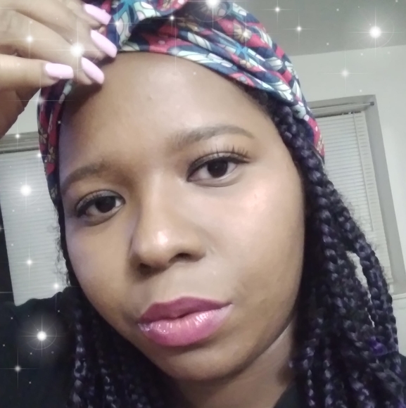 Profile Picture of Shawna Starks (@riedycupmarie) on Poshmark
