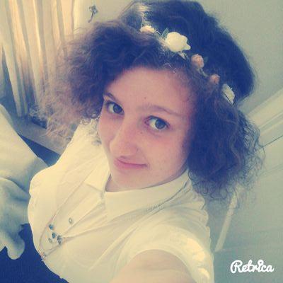 Profile Picture of Phoebe Holmes (@HolmesPhoebw) on Twitter