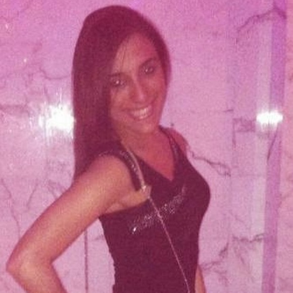 Profile Picture of Deana Digesaro (@deanarav1989) on Poshmark