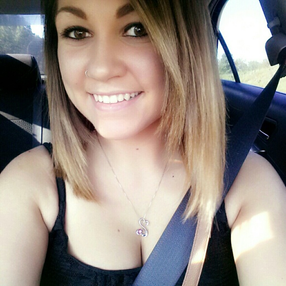 Profile Picture of Danyelle Morgan (@dmorgs) on Poshmark