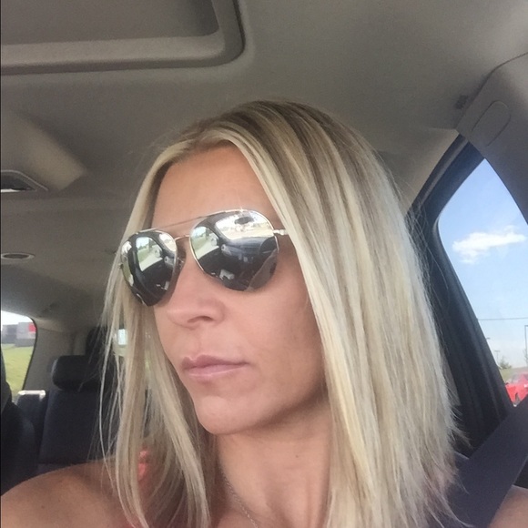 Profile Picture of Michelle Termini (@michelletermini) on Poshmark