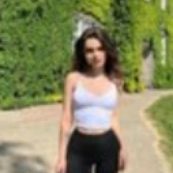 Profile Picture of Anselma David (@anselmgf230) on Poshmark