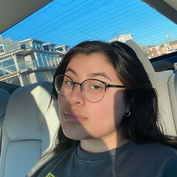 Profile Picture of Yaidimar Cardoza (@yaidimarcardoza) on Poshmark