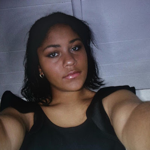 Profile Picture of Claudia Machesky (@ccvlogz10) on Poshmark