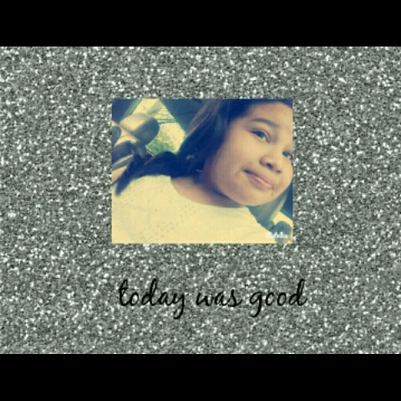 Profile Picture of Viridiana Michaca (@viridiana890) on Poshmark