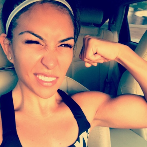 Profile Picture of Andrea Ramirez (@dre_uh44) on Poshmark