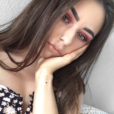 Profile Picture of Natalie Case (@nataliiecase) on Twitter