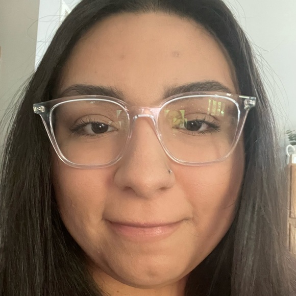 Profile Picture of Bianca Garcia (@biancag99) on Poshmark