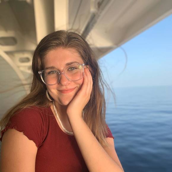 Profile Picture of Cora Emslie (@coraemslie) on Poshmark