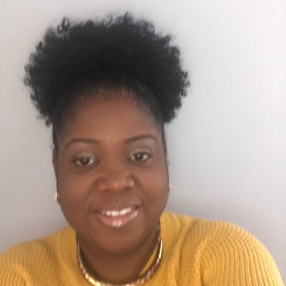 Profile Picture of Alecia Copeland (@alecia_copeland) on Poshmark