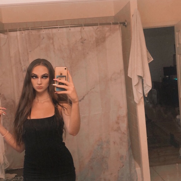 Profile Picture of Josie Platts (@josieeplatts) on Poshmark