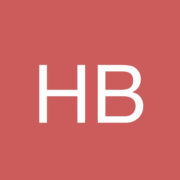 Profile Picture of Hannah Behrendt (@hbehrendt) on Poshmark