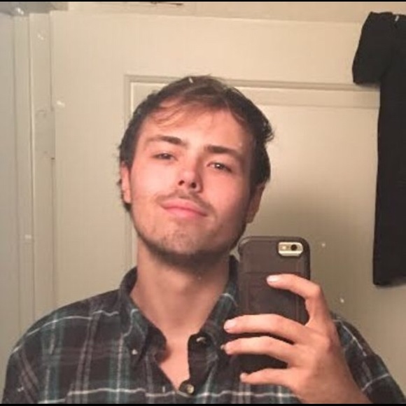 Profile Picture of Skye Romeijn (@srstryder) on Poshmark