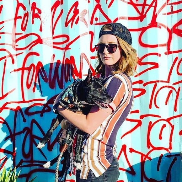 Profile Picture of Veronika Blore (@veronikablore) on Poshmark