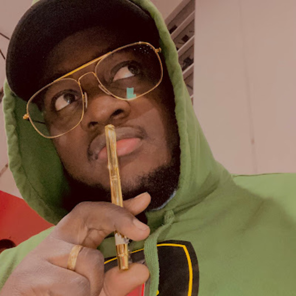 Profile Picture of Alejandro Gonzales (@alejandrogon888) on Poshmark