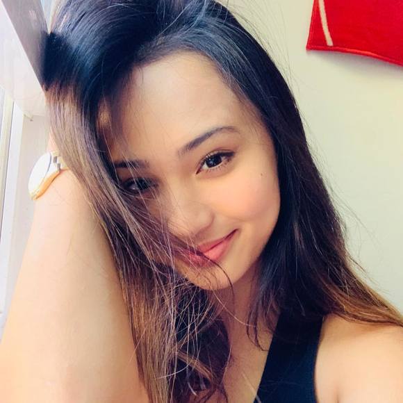 Profile Picture of Bianca Dayanghirang (@bvncvv) on Poshmark