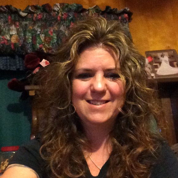 Profile Picture of Kellie Osborne (@opsoctane) on Poshmark