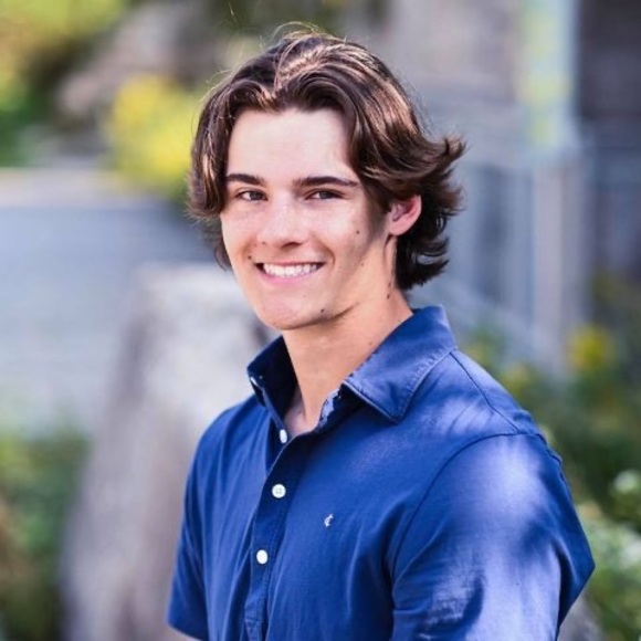 Profile Picture of Sutton Bjorgen (@suttonbjorgen) on Poshmark