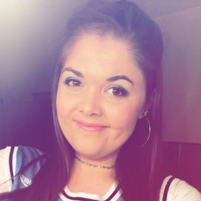 Profile Picture of Claire Mohr (@clurmur) on Twitter