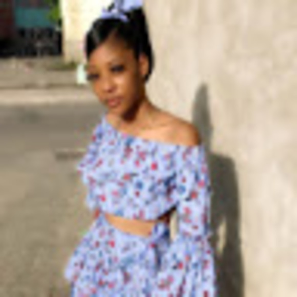 Profile Picture of Ishamelia Kirkpatrick (@ishameliak) on Poshmark