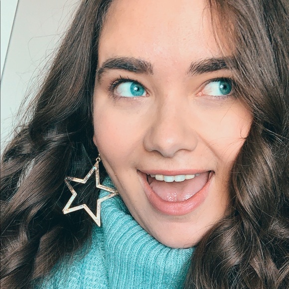 Profile Picture of Jenna Beckler (@jennabeckler) on Poshmark