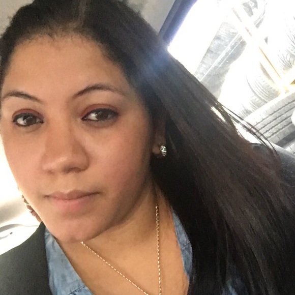 Profile Picture of Fabiola Cabrera (@fabcabrera15) on Poshmark