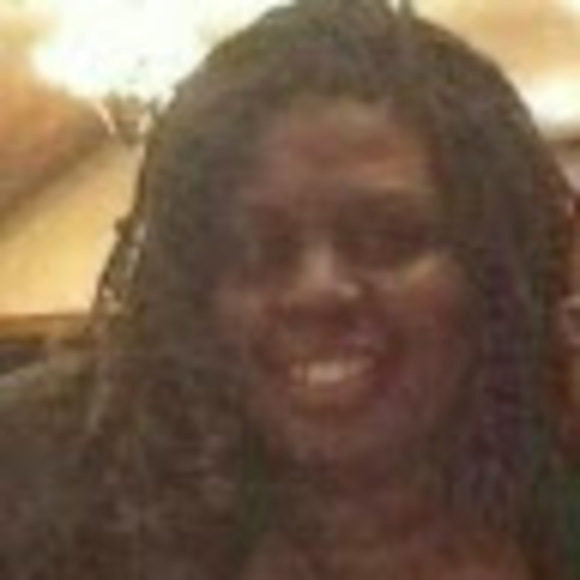 Profile Picture of Yolanda Scott (@yoliscott68) on Poshmark