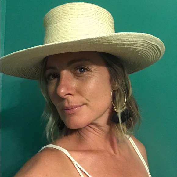 Profile Picture of Jessica Oddi (@oddilove) on Poshmark