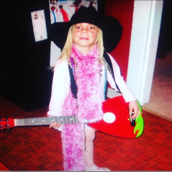 Profile Picture of Addy Sallade (@aesallade) on Poshmark