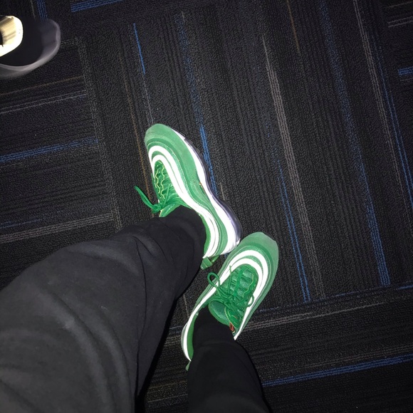 Profile Picture of Cameron Raynor (@cambolambo_21) on Poshmark