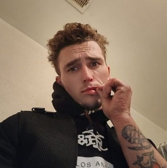 Profile Picture of Jesse Holmes (@skynahria) on Poshmark