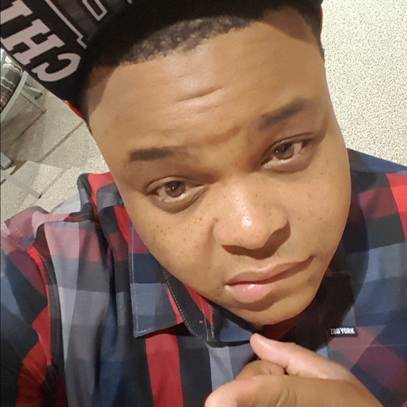 Profile Picture of Joe Carson (@liljoe1234) on Poshmark