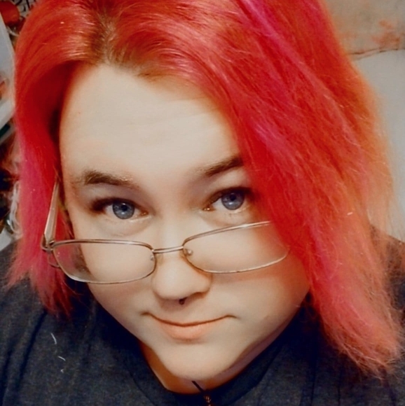 Profile Picture of Karen danielle Spencer (@karedanispencer) on Poshmark